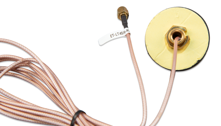 Outdoor LTE-M puck antenna