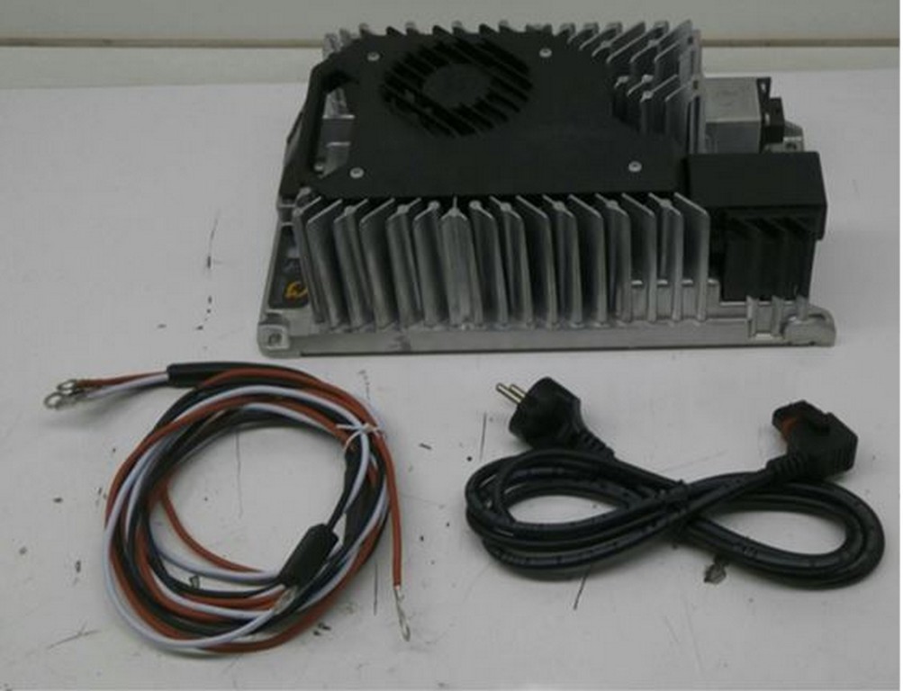 Delta-Q acculader IC900 IP66 48V/20A (1) 85-230VAC