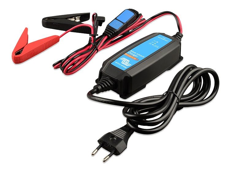 Blue Smart IP65 Charger 6V/12V-1.1 230V CEE 7/16