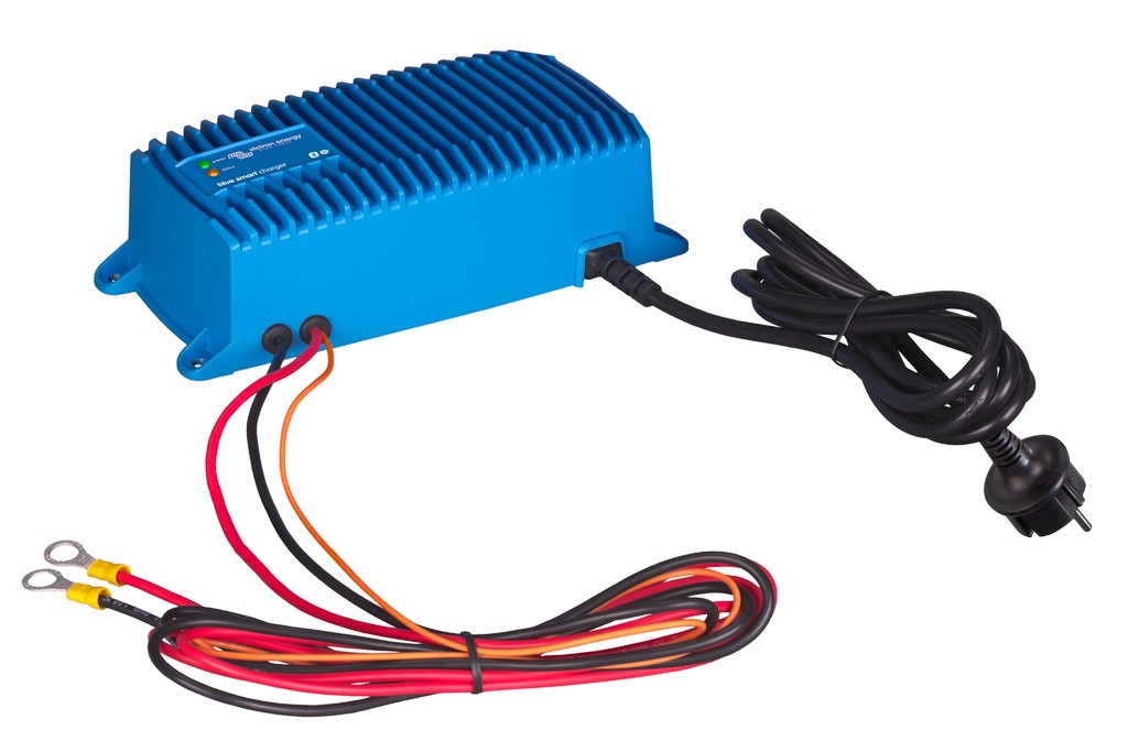 Victron Blue Smart IP67 Acculader 24/12 (1) 120V NEMA 5-15R