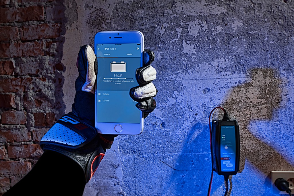 Victron Blue Smart IP65 Acculader 24/13 (1) CEE 7/16