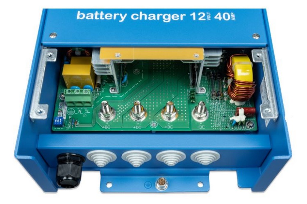 Victron Centaur lader 12/40 (3) 90-265V AC