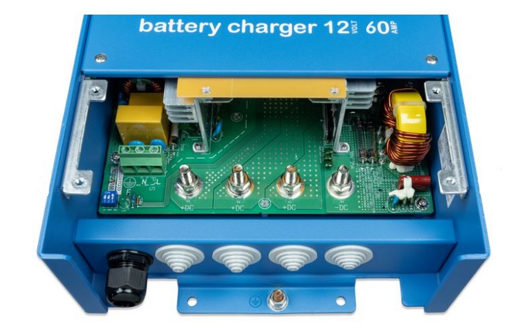 Victron Centaur lader 12/60 (3) 90-265V AC